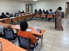 The Peer Educators and Counselors club holds art therapy training